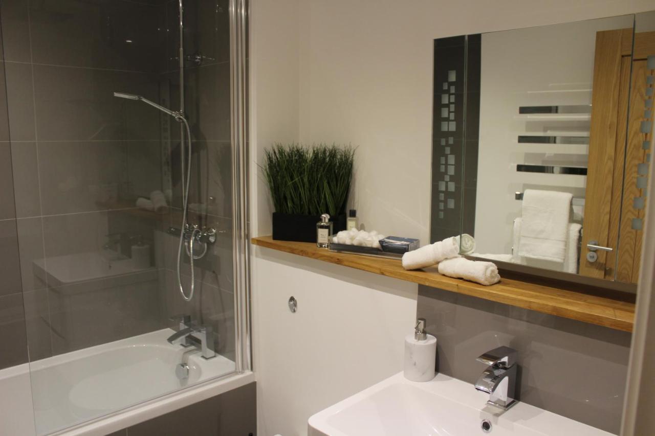 Luxury 2 Bed Apartment In The Heart Of Rochester Rochester  Dış mekan fotoğraf