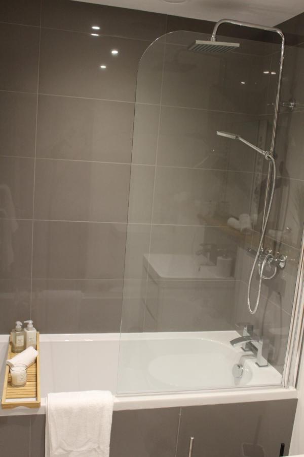 Luxury 2 Bed Apartment In The Heart Of Rochester Rochester  Dış mekan fotoğraf